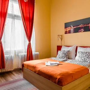 https://goodmo-house.inbudapesthotels.com
